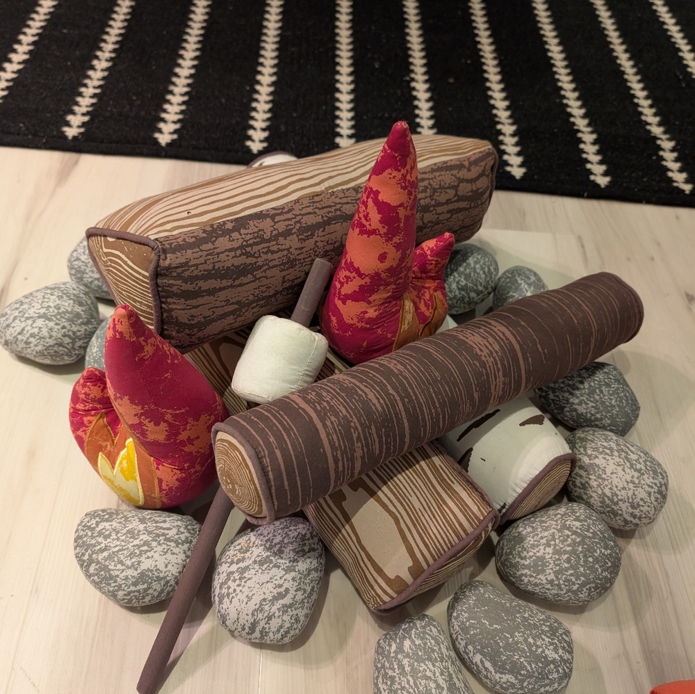 Woodland Campfire Plush Building Set